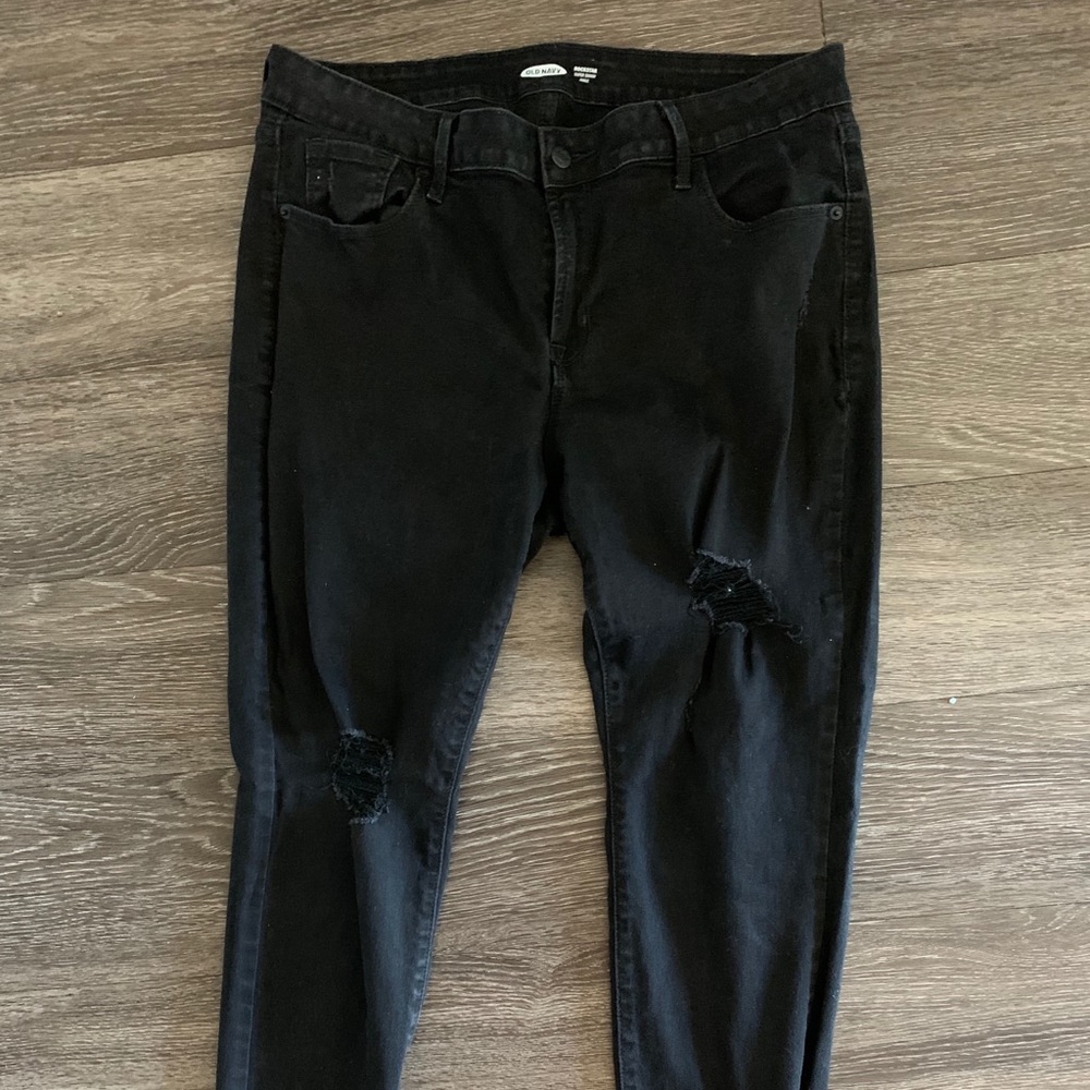 Black distressed jeans